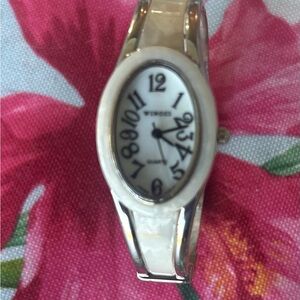 White mother of pearl with silver accents ladies wrist watch by Wincci